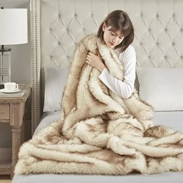 Hyde Lane Faux Fur Throw Blanket - Luxury Cozy Gift