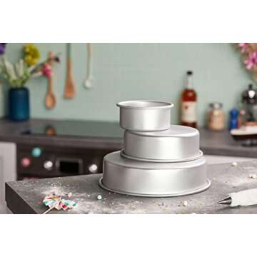 Wilton Aluminum Round Cake Pans, 3-Piece Set with 8-Inch, 6-Inch and 4-Inch Cake Pans