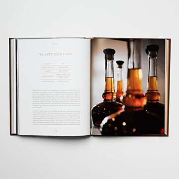 Bourbon [Boxed Book & Ephemera Set]: The Story of Kentucky Whiskey