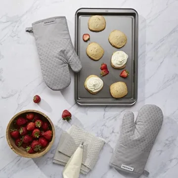 KitchenAid Asteroid Oven Mitt Set - Heat Resistant & Stylish