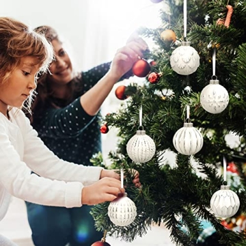 Elegant Vintage Christmas Ornaments - Set of 6 Decorative Balls