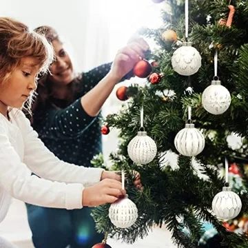 Elegant Vintage Christmas Ornaments - Set of 6 Decorative Balls