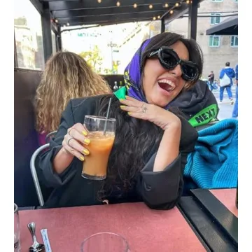 FEISEDY Inflated Lip Shape Sunglasses UV400 Protection Fashion