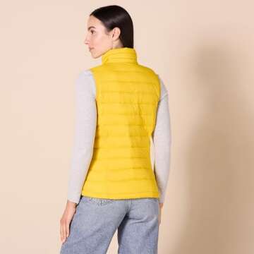 Amazon Essentials Women's Lightweight Water-Resistant Packable Puffer Vest, Yellow, Large