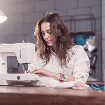 Patelai Magnetic Wrist Pincushions & Rat Tail Combs Set