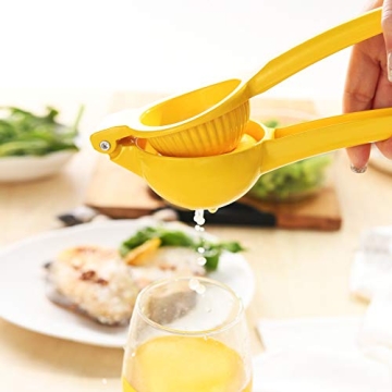 Manual Citrus Lemon Squeezer for Quick Juice Extraction