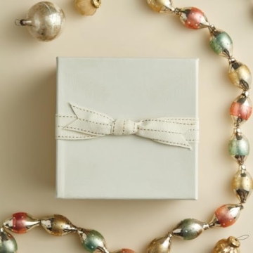 Luxury Frasier Fir 3-Wick Candle by Thymes Mountain Fresh