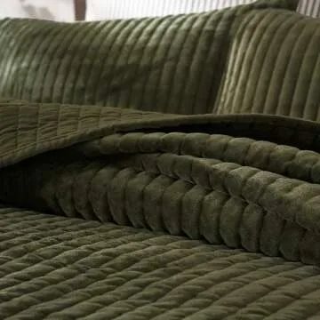 SHALALA Velvet Quilt Queen Size,Striped Bedding Set,Lightweight Velvet Comforter,Luxurious Cozy Suede Bedspread and Coverlet with Soft Brushed Microfiber Back for All Season(Army Green,Full/Queen)