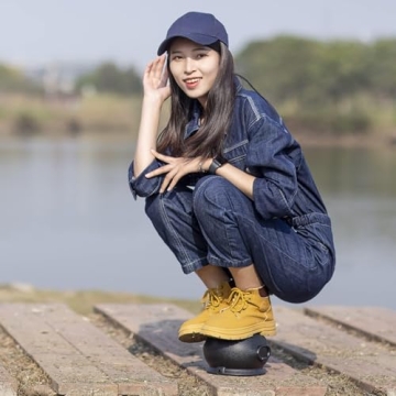 Black Plastic Witch Cauldron Candy Holders