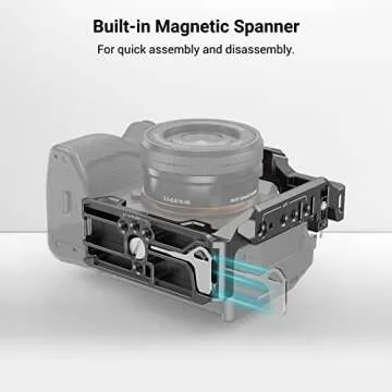 SmallRig Camera Half Cage for Sony Alpha 7R V/Alpha 7 IV/Alpha 7S III/Alpha 1/Alpha 7R IV - 3639