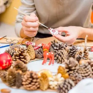 Amazon Basics Multi-shaped Polyester Paint Brushes for for Acrylic, Oil, Watercolor, Gouache, 24 Different Sizes, Wood Color