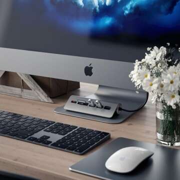 Satechi USB C Hub - Fast Data Transfer & Stylish Design