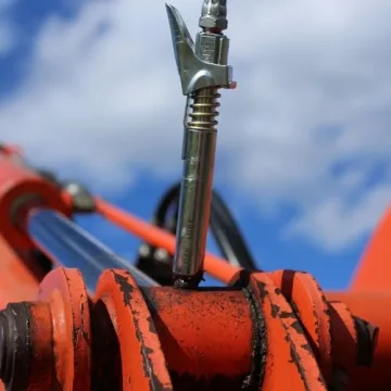 LockNLube Grease Gun Coupler XL for Hassle-Free Greasing