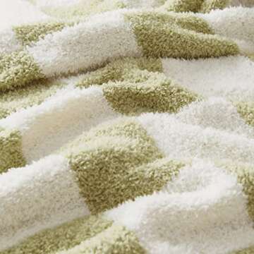 CozeCube Ultra Soft Checkered Throw Blanket 60x80