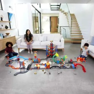 Hot Wheels Toy Car Straight Track Set with 37 Component Building Parts & 1:64 Scale Vehicle (Amazon Exclusive)