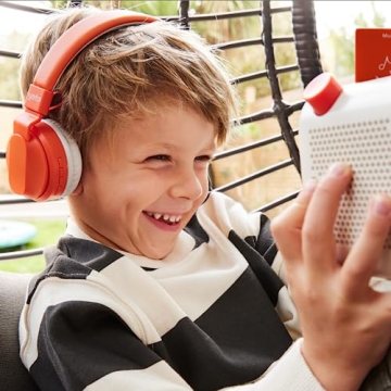 Yoto Player 3rd Gen Kids Bluetooth Audio Speaker and Classics Bundle