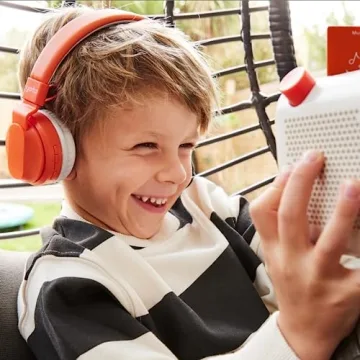 Yoto Player 3rd Gen Kids Bluetooth Audio Speaker and Classics Bundle