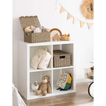 StorageWorks Scalloped Edge Wicker Basket with lid, Wicker Storage Basket with Built-in Handles, Handwoven Basket for Décor, Natural Seagrass Wicker Basket for Shelves, Nursery Room