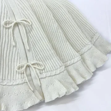 Elegant Hand-Knit Christmas Tree Skirt with Lace Ties