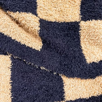 Ultra Soft Checkered Blanket for Ultimate Coziness