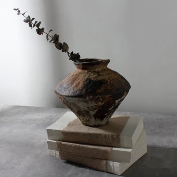 Rusty Ceramic Vase - Elegant Farmhouse Flower Decor