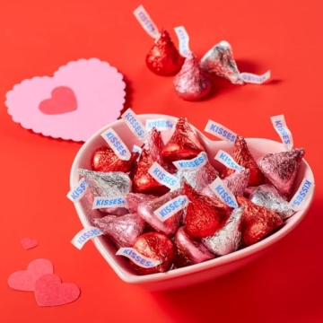 HERSHEY'S Kisses Milk Chocolate Candy Heart Box 6.5 Oz