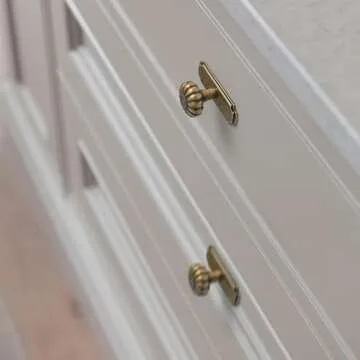 Yanxia Set of 6 - Elegant Vintage Bloom Antique Brass Cabinet Knobs with Backplate, Drawer Pulls for Kitchen, Dresser Cabinet Hardware for Bedroom, 1-1/4 Inches Diameter Handles