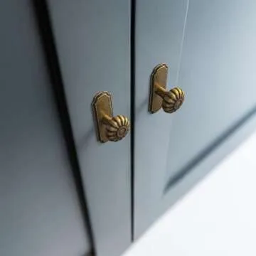 Yanxia Set of 6 - Elegant Vintage Bloom Antique Brass Cabinet Knobs with Backplate, Drawer Pulls for Kitchen, Dresser Cabinet Hardware for Bedroom, 1-1/4 Inches Diameter Handles