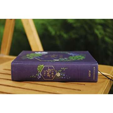 NIV, Artisan Collection Bible, Women’s Bible with Journaling Space, Cloth over Board, Navy Floral, Designed Edges under Gilding, Red Letter, Comfort Print