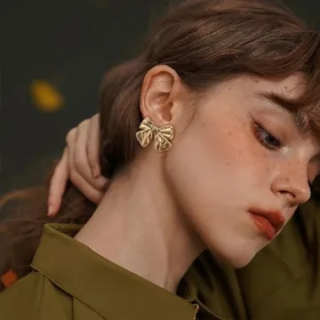 Stylish Vintage Gold Bow Earrings for Women | FAMARINE