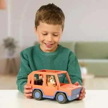 Bluey Heeler Family Road Trip 4WD Vehicle, Includes Articulated Chilli Figure, with Open Roof to Easily Fit 4 Figures Inside, Ideal for All 2.5 Inch Figures (Sold Separately)