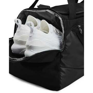 Under Armour Undeniable 5.0 Duffle Bag in Black