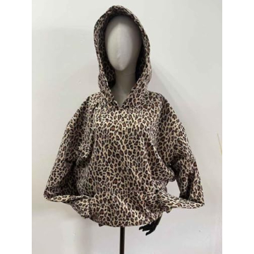 Vhitler Oversized Leopard Print Hoodie for Stylish Comfort