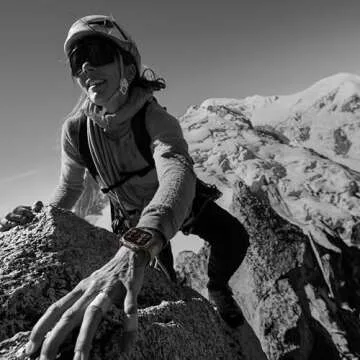 Apple Watch Ultra 2 [GPS + Cellular 49mm] Smartwatch with Rugged Titanium Case & White Ocean Band. Fitness Tracker, Precision GPS, Action Button, Extra-Long Battery Life, Bright Retina Display