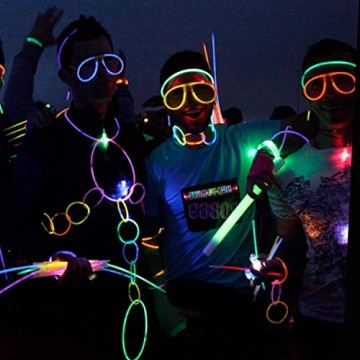 Naivees Glow Sticks 102 Pack for Parties and Events