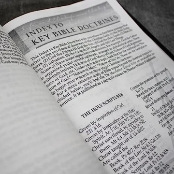 MacArthur NASB Study Bible Large Print Leather Indexed