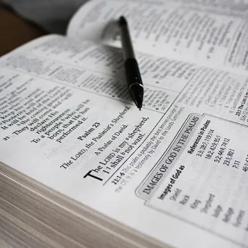 MacArthur NASB Study Bible Large Print Leather Indexed