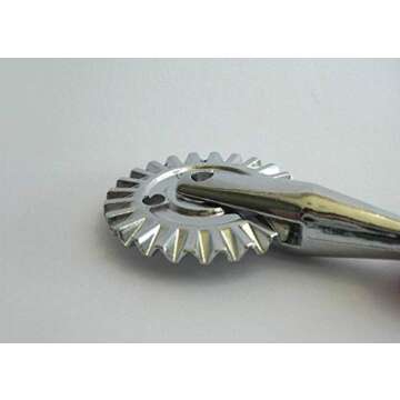 Tredoni 1.6" Pastry Wheel - Dough Stamp Cutter/Crimper, Pasta/Ravioli/Pie Maker, 4cm Stainless Steel Wheel Wooden Handle