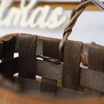 SHCMSADO Bamboo Storage Basket for Wall - Stylish Organizer