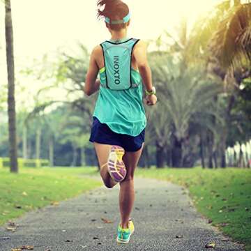 INOXTO Running Hydration Vest Backpack,Lightweight Insulated Pack with 1.5L Water Bladder Bag Daypack for Hiking Trail Running Cycling Race Marathon for Women Men (Light Green)