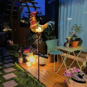 Tryme Chicken Solar Decor: Vibrant Garden Ornament