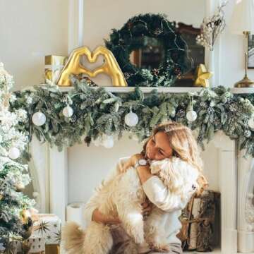 FUWA9PAN Heart Hands Sculpture for Living Room Bedroom Bookshelf, Unique Birthday for Women Girls Sisters Girlfriend Mom Teacher (No Bracelets)