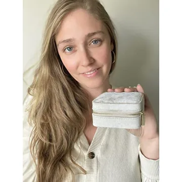 BLUTETE Velvet Travel Jewelry Box Organizer Champagne Luxury