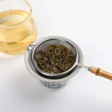 TAOMEINONG Fine Mesh Strainer Stainless Steel Tea Strainer Mesh Strainer with Handle(Bamboo), Sifter Strainer for Loose Tea Coffee Cocktails Juice, Tea Steeper,Food Strainers,Matcha Sifter 3.3 Inch