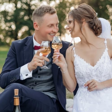 Mr & Mrs Wine Glasses Set of 2 for Weddings