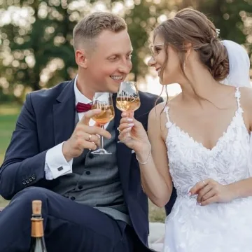 Mr & Mrs Wine Glasses Set of 2 for Weddings