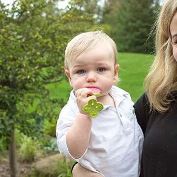 Innobaby Original Teethin Smart EZ Grip Fruit Teether and Sensory Toy for Babies and Toddlers in Berry. BPA Free Teether