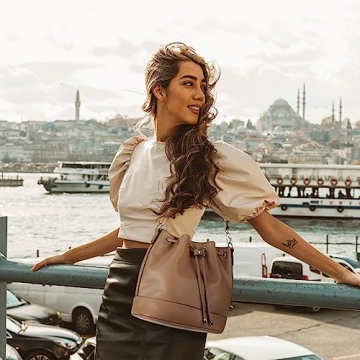 Stylish AFKOMST Leather Bucket Bags for Every Occasion