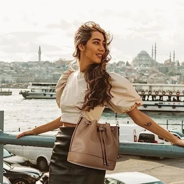 Stylish AFKOMST Leather Bucket Bags for Every Occasion