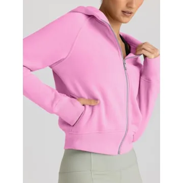 Trendy Queen Women's Cropped Fleece Hoodie Cozy Y2K Winter Fashion